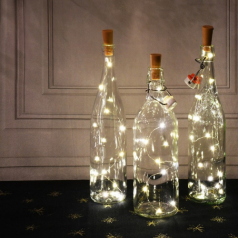 בקבוק זכוכית מאיר עם גרילנדה 