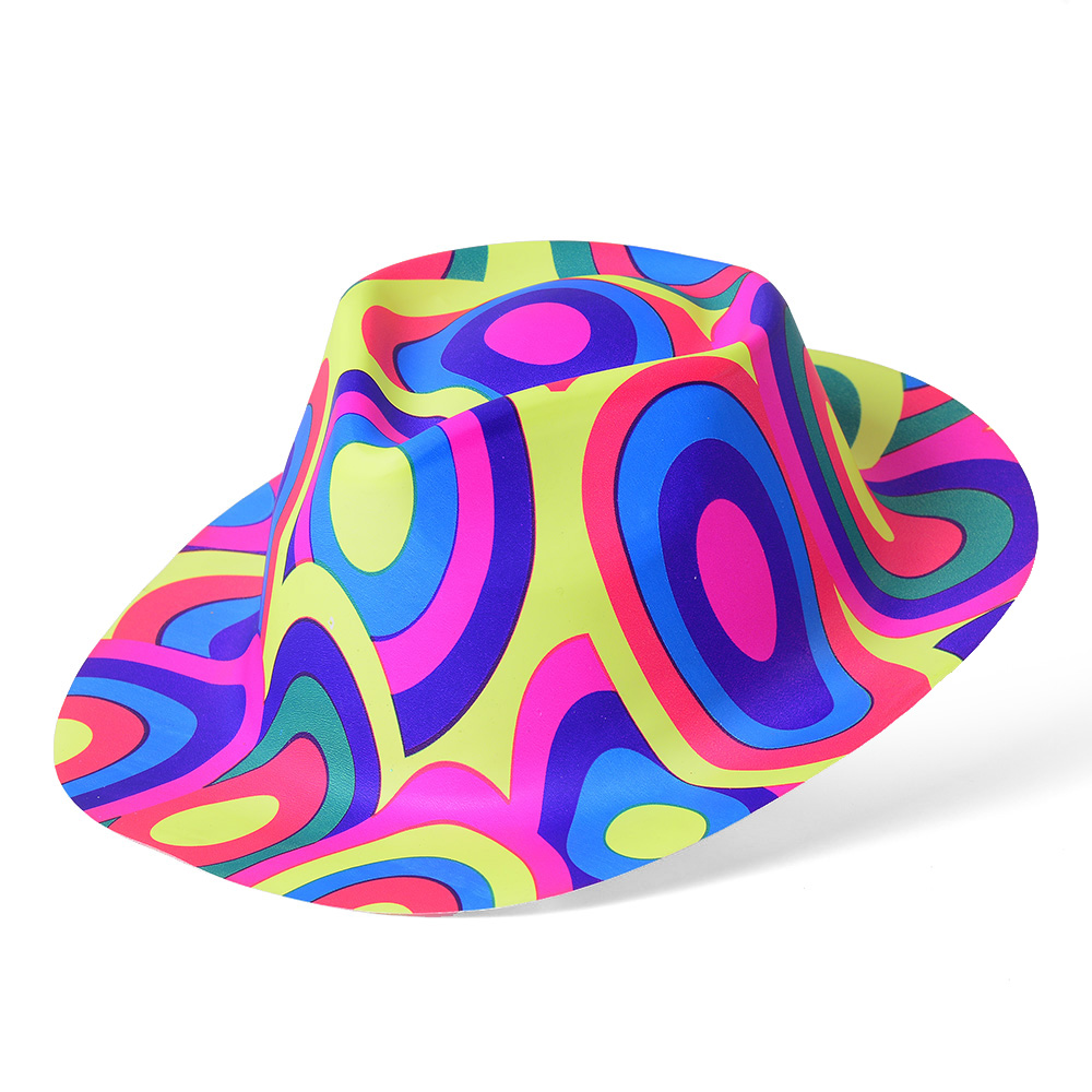 כובע צבעוני עם דוגמא 